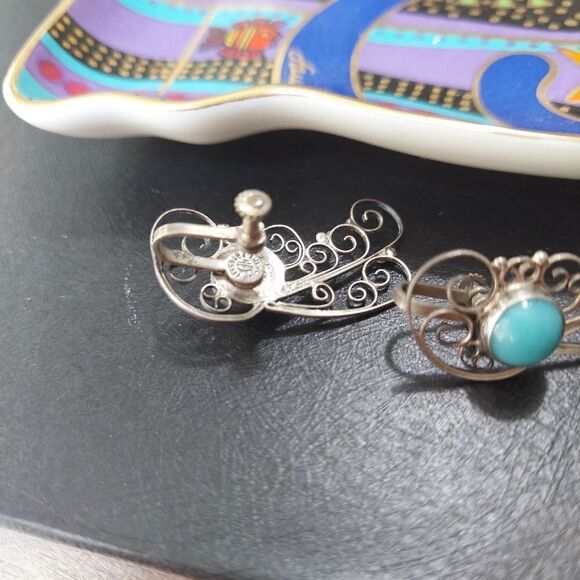Vintage Turquoise & Silver Filigree Earrings Screwback Signed - Picture 3 of 3